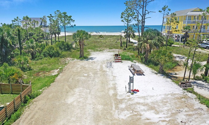 Port St. Joe Alquiler De RV | A Little Extra Beachfront RV Lot ~ Lagniappe Shores RV Lot