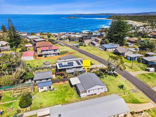 Manyana Casa | A Little Ocean Breeze
