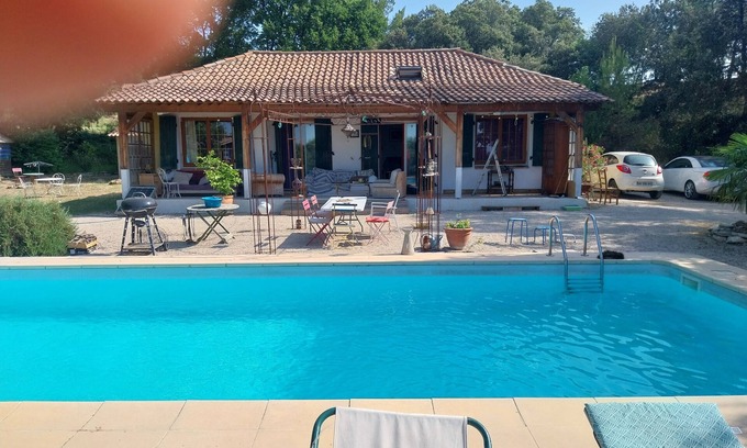 Grambois Casa | A house in the Luberon with a large swimming pool