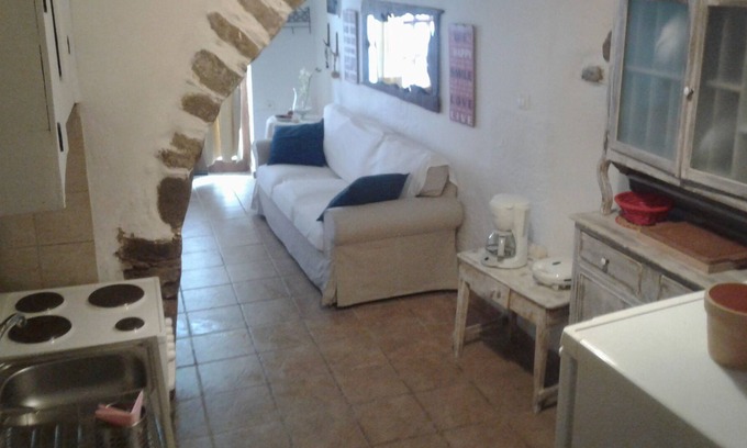 Lefkogeia Casa | Un encantador nido situado en un callejón de la aldea de Lefkogia, 2 km de distancia de 4 playas!