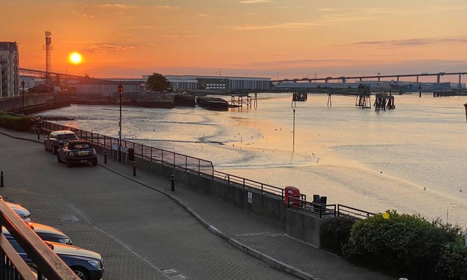 Greenhithe Cabaña | 3 bedroom accommodation in Greenhithe, near Maidstone