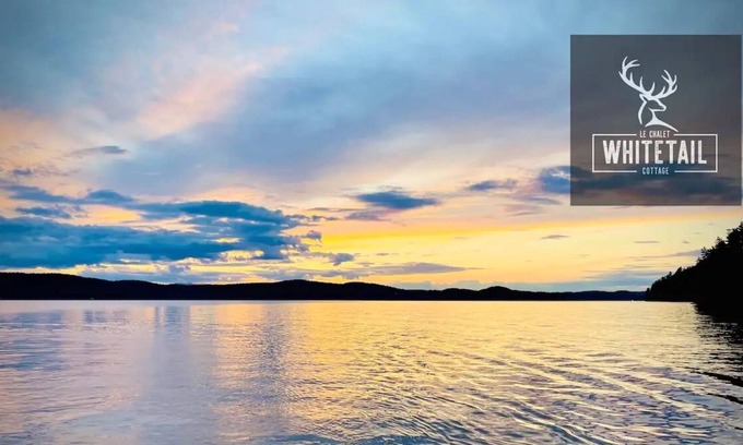 Cheneville Chalet De Esquí | A luxurious Cabin with a spa with a private lake