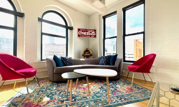 Downtown Omaha Apartamento | A luxurious, historic loft in the heart of the Old Market