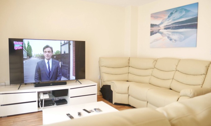 Dadlington Casa | A Luxurious House in Coventry
