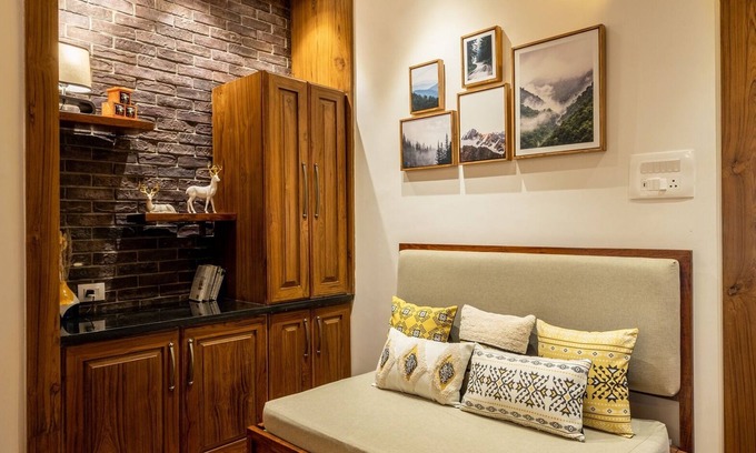The Mall Road Casa | A Luxurious Mountain Bungalow with stunning views