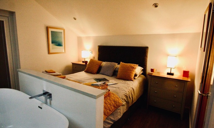 Gorran Haven Chalet De Esquí | A luxury one-bedroomed chalet with sea views.