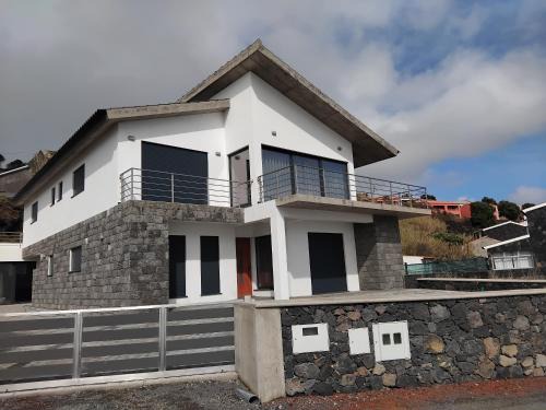 Angra do Heroismo Casa | A Maresia
