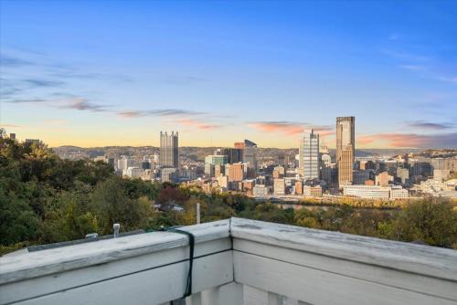 Mount Washington Casa | A Million Dollar View and Off Street Parking