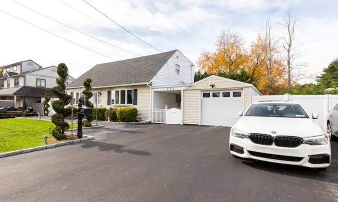 Deer Park Casa | A Modern Getaway Perfect for Families & Business