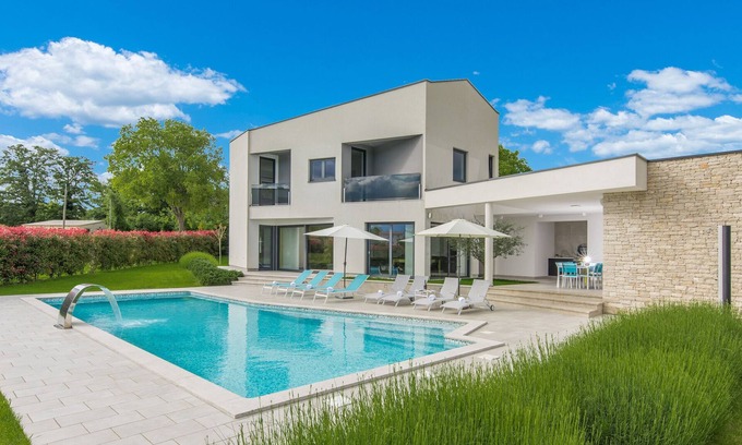 Kringa Cabaña | Villa Moderna en Kringa con Jacuzzi