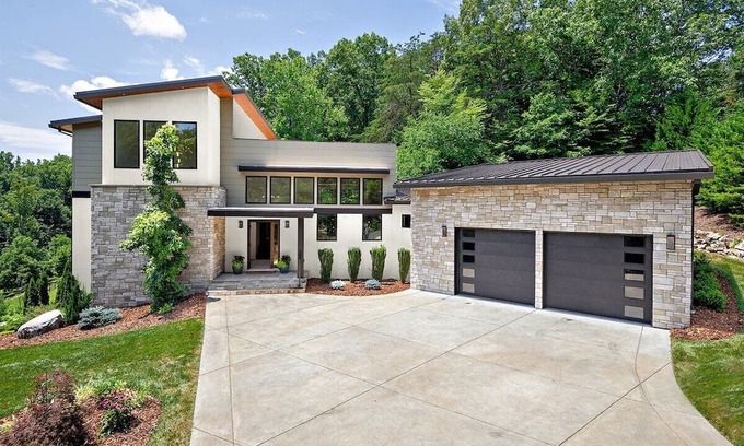 Alexander Casa | A Modern Mountain Retreat, 20 Minutes To Asheville