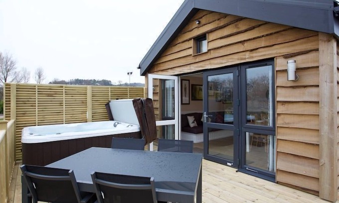 Crieff Cabina | Un lodge montana con jacuzzi con capacidad para 4 personas en 2 habitaciones