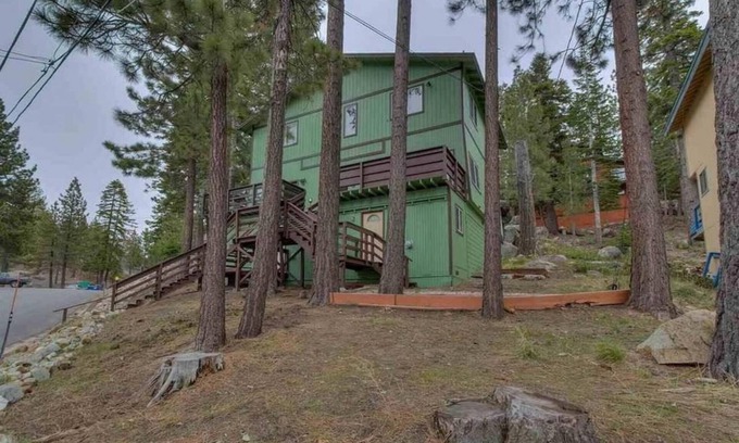 Tahoe Village Casa | Una escapada a la montaña! Encantador y acogedor y perfecto escapada de fin de semana!