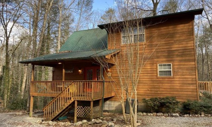 Cosby Casa | A Nature's Delight - 3 Bedrooms, 2 Baths, Sleeps 6 cabin