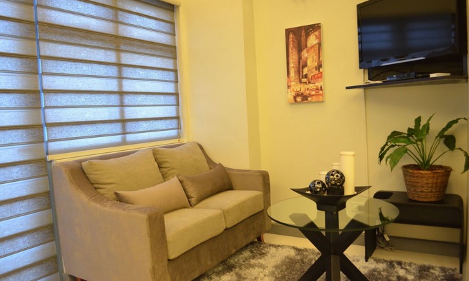 Legazpi Village Apartamento | Un nuevo y lujoso apartamento tipo loft de una habitación: 3 minutos a pie del centro comercial Greenbelt