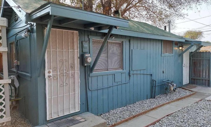 Lancaster Casa | A newly remodeled 1BD&1BR private whole Guest-home to yourself!