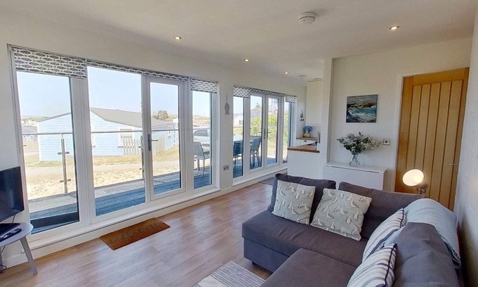 Hayle Chalet De Esquí | A newly renovated chalet with a fabulous enclosed deck and close to the beach.