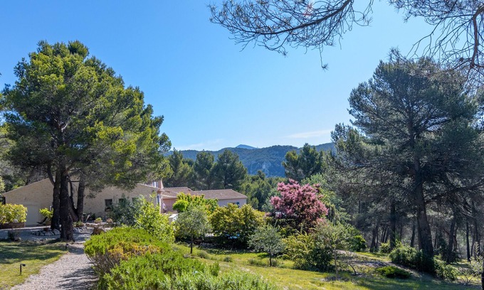 Le Barroux Apartamento | A nice gite in a pleasant and calm guest house at le Barroux - Provence