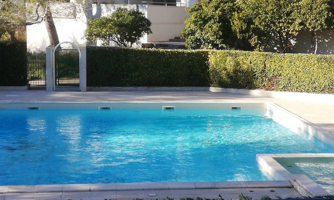 Garrigues Apartamento | In Nimes T3 on Golf, Garden, swimming pool and garage in secure residence