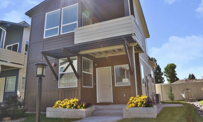 Boise Villa | A park-like setting in this BRAND NEW build near the river