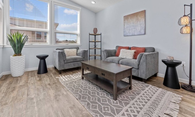 Boise Villa | A park-like setting in this BRAND NEW build near the river