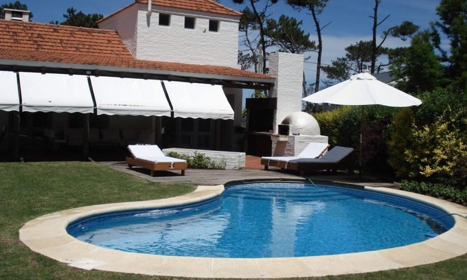 La Barra Casa | A pasos de Playa Montoya y dos cuadras de la calle principal de La Barra