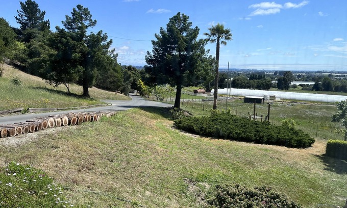 Interlaken Casa | A peaceful country home with sweeping view.