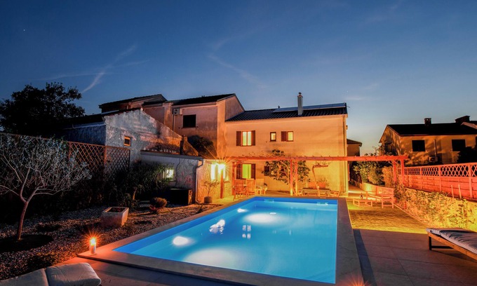Punat Casa | Home Away From Home Punat - casa de vacaciones tranquila ideal para dos familias