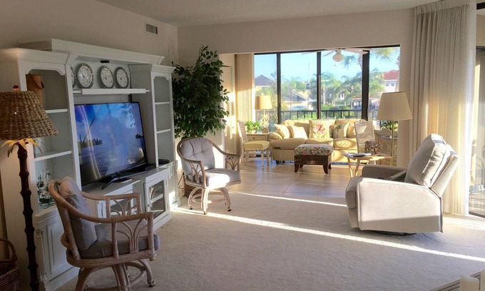 South Beach Condominio | Un lugar de vacaciones perfecto en el GOLF Y YACHT CLUB DE AMARROS