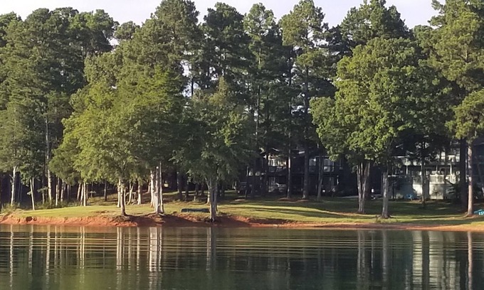 Anderson Condominio | Una villa perfecta frente al mar en el lago Hartwell. Venga a relajarse, diviértase, aléjese!