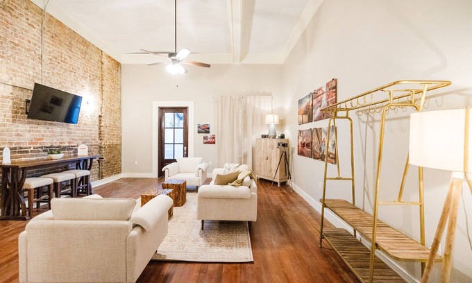 Laurel Apartamento | A Picture-Perfect Stay in Downtown Laurel