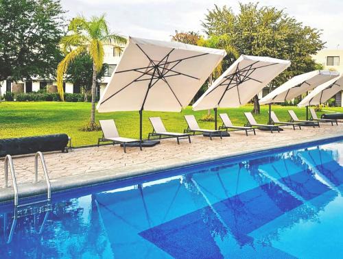 Xochitepec Casa | A pie de Alberca, Parking, Llegada Autonoma, Duermen 12, Pet FRIENDLY