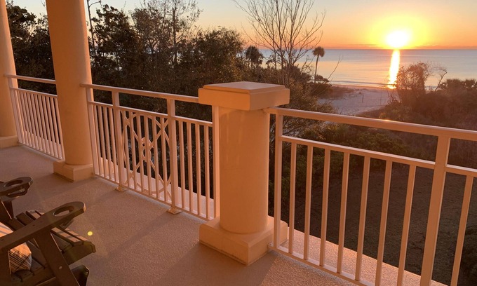 Daufuskie Island Villa | A Piece of Heaven: Oceanfront 3 BR/3 bath villa -- FREE golf cart!