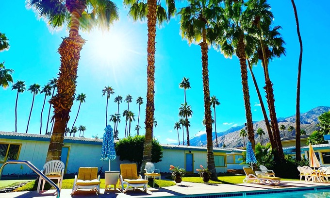 Tahquitz River Estates Hotel | A Place In The Sun - Adults Only