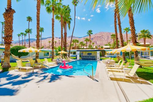 Tahquitz River Estates Hotel | A PLACE IN THE SUN Hotel - ADULTS ONLY Big Units, 24h Heated Pool & Spa in 1 Acre Park Prime Location, DOG Friendly, TOP Midcentury Modern Boutique Hotel