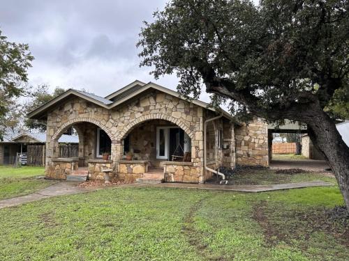 Bandera Casa | A Place on Pecan