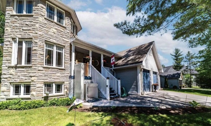 Wasaga Beach Casa | A place where you come as guests & leave as friends!