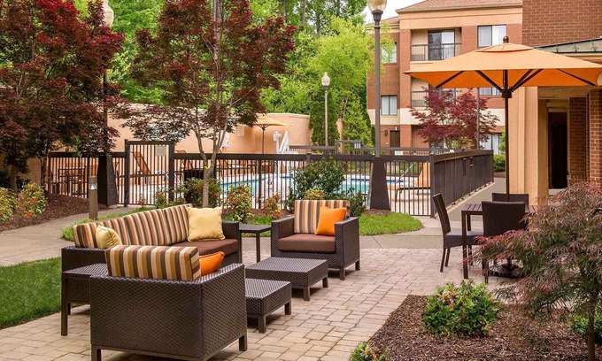 Durham Hotel | A Place You'll Surely Enjoy! 4 Pleasant Units, Free Parking, Onsite Pool