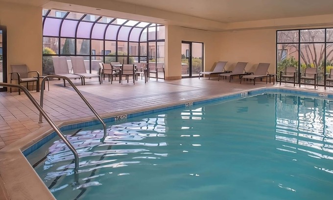 Columbia Hotel | A Place You'll Surely Enjoy! 3 Posh Units, w/ Pool, Near Hyper Kidz!