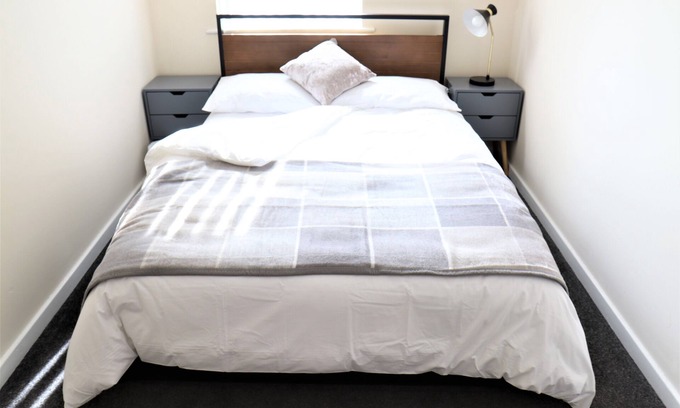 Tea Green Casa | A pleasant 3 bed home close to Luton Airport. Ideal for families & professionals