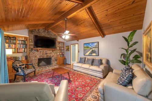 River Mountain Casa | A Pleasant Home for Your Living Pleasure