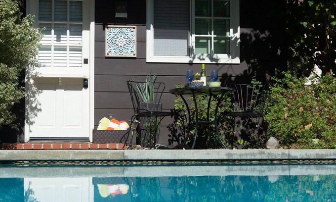 Altadena Apartamento | Una joya junto a la piscina en la hermosa Altadena.