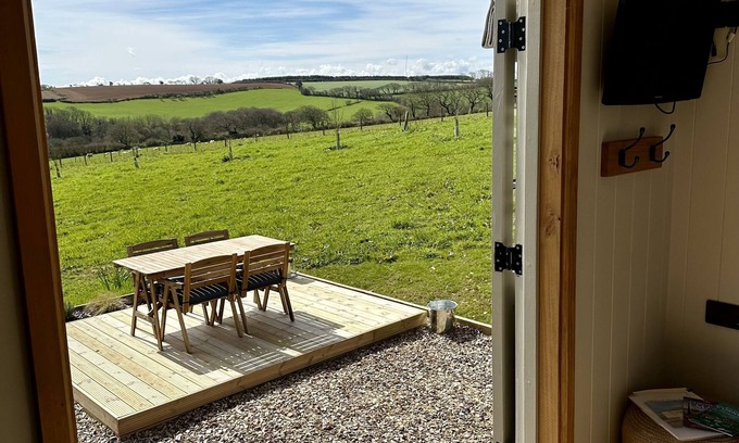 Truro Cabina | A private and peaceful couples countryside retreat near Truro, Cornwall