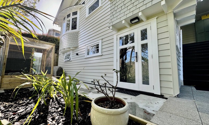 Parnell Apartamento | A private studio on Hobson Bay in historic Parnell. Central Auckland.