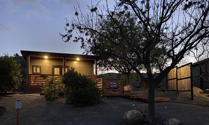 Springville Cabina | A Quaint Cabin for Two