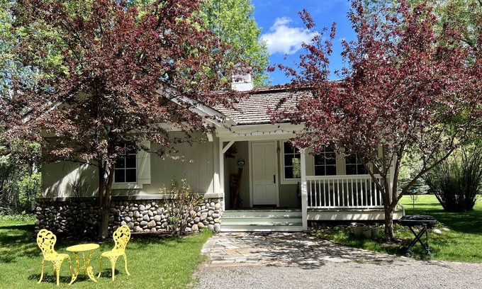 Hailey Cabaña | Una casa pintoresca en el bosque. Cerca de la estación de esquí de clase mundial, Sun Valley.