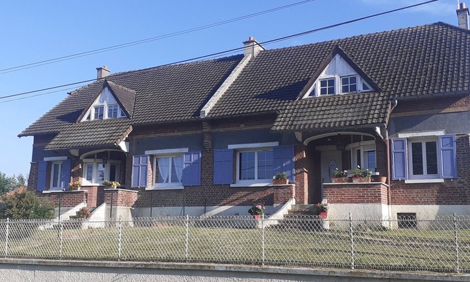 Quierzy Casa | Un quierzy 02300 GITES entero o solo a la habitación