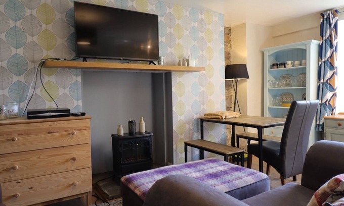 Helmsdale Apartamento | A Quirky 1-bedroom Basement-level Fisherman's Apartment