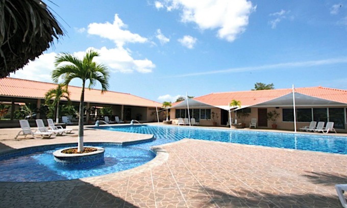 El Palmar Casa | Hermosas Casas Espectacular Piscina / Gimnasio