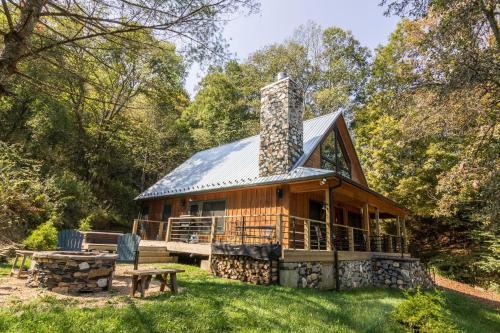 Sugar Grove Casa | A River Mist Walk